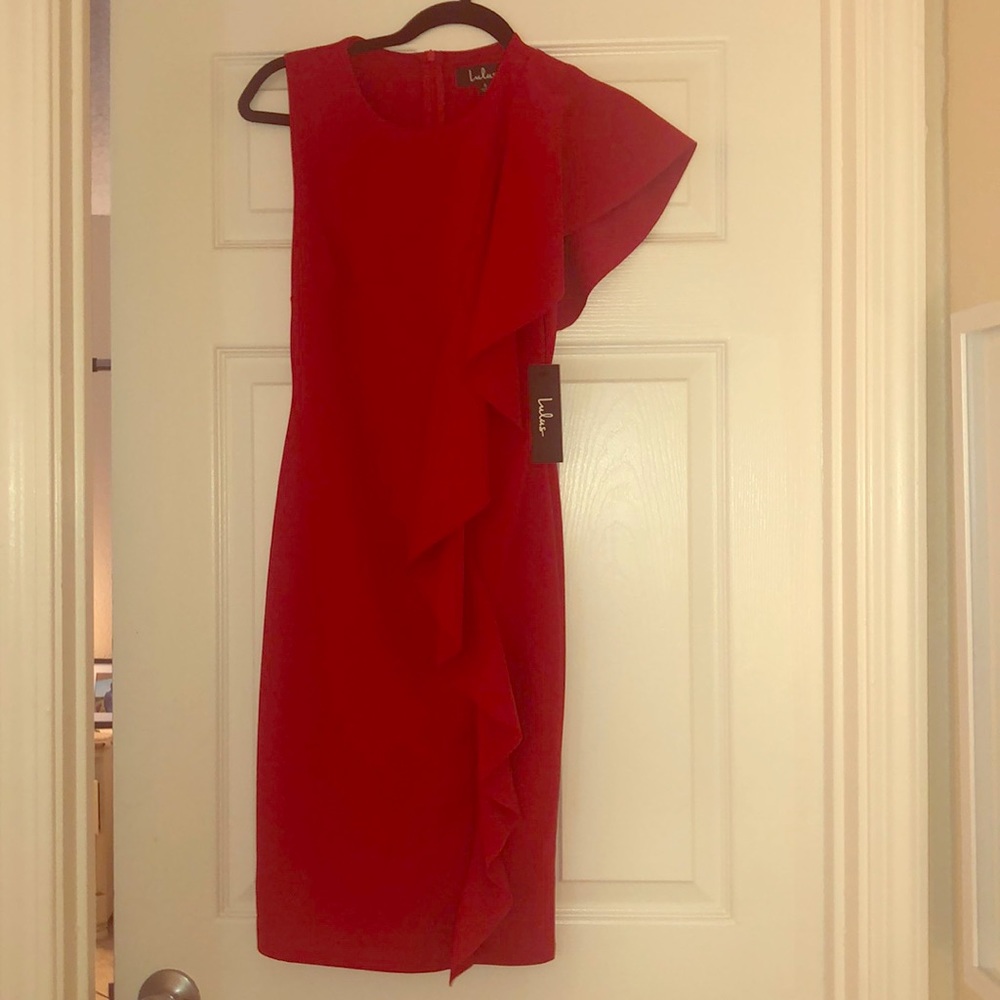 Lulu’s red bodycon dress